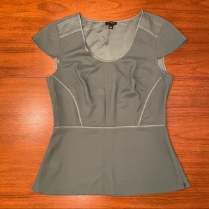 EUC Ann Taylor cap sleeve peplum blouse size 2